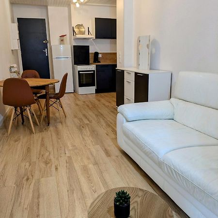 Apartament Sous La Tour Poligny  Zewnętrze zdjęcie