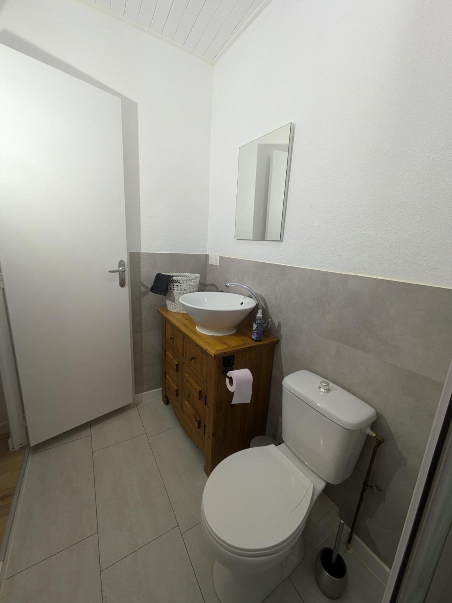 Apartament Sous La Tour Poligny  Zewnętrze zdjęcie