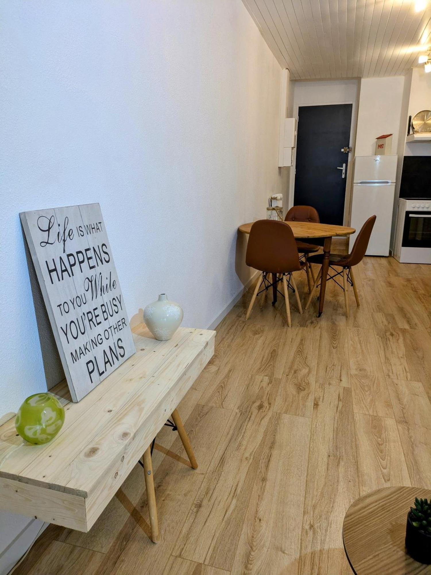 Apartament Sous La Tour Poligny  Zewnętrze zdjęcie