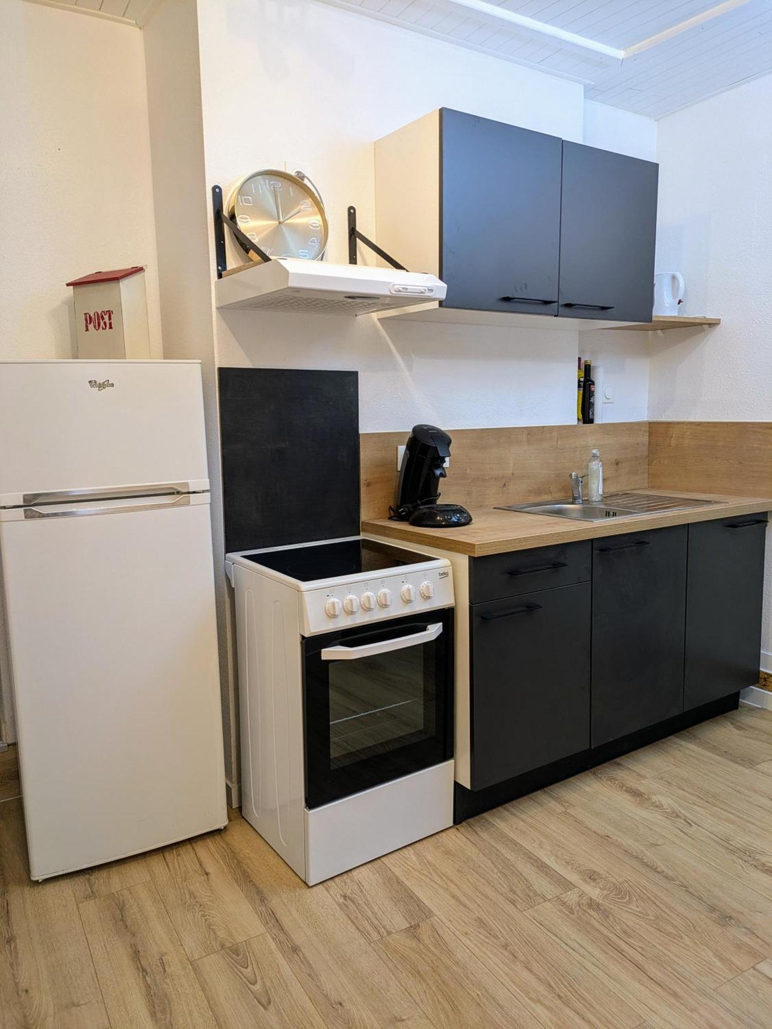 Apartament Sous La Tour Poligny  Zewnętrze zdjęcie